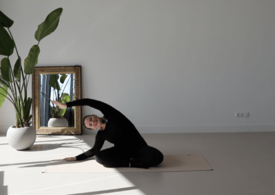 Returning to the mat – postpartum – 22 min
